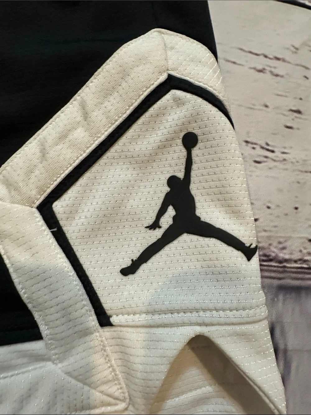 Jordan trim active logo